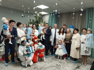 Солтүстік Қазақстан облысының әкімі Нұрмұхамбетов Ғауез Торсанұлы  «СҚО әкімдігінің денсаулық сақтау басқармасы» КММ «Сәбилер үйі» КММ барып, тәрбиеленушілер мен ұжымды Жаңа жыл мерекесімен жеке өзі құттықтады